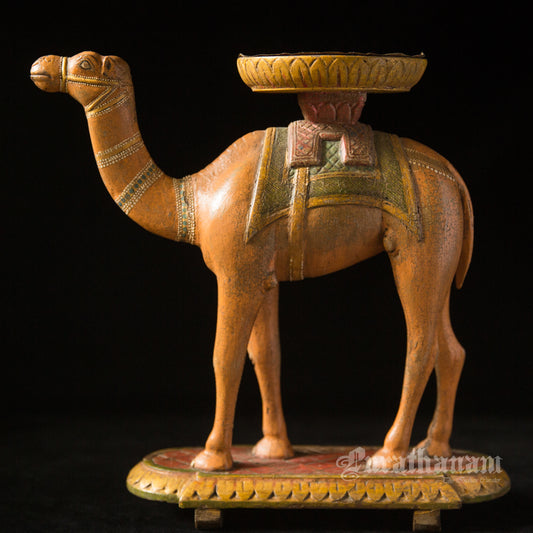 Camel Stand