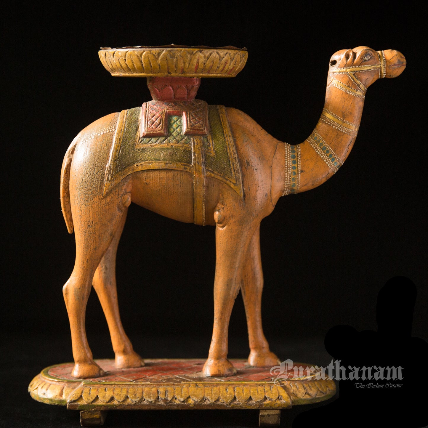 Camel Stand