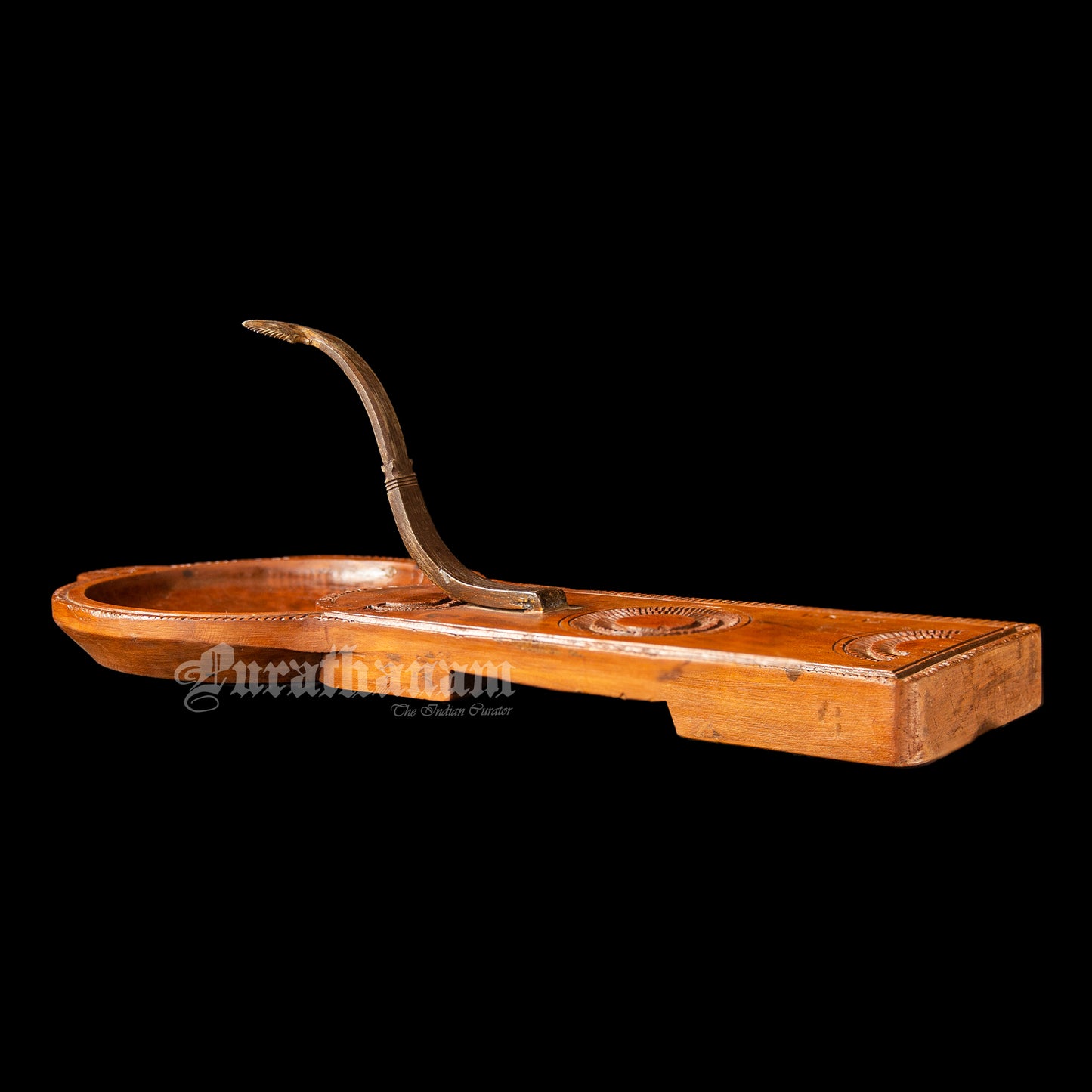 Chettinad Coconut Scraper (Tamil Initial - Na. Me.)