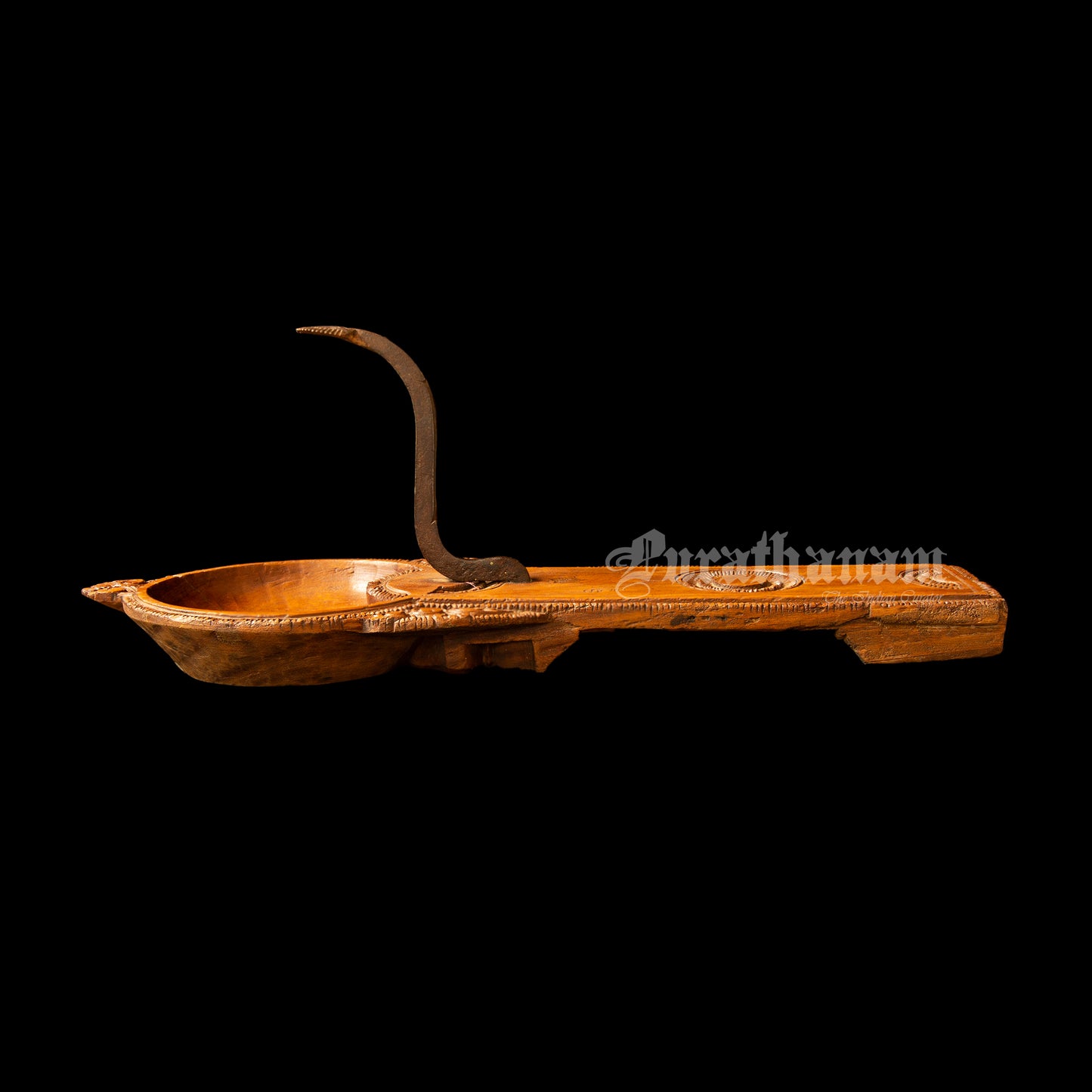 Chettinad Coconut Scraper (Tamil Initials: Su. Mu)