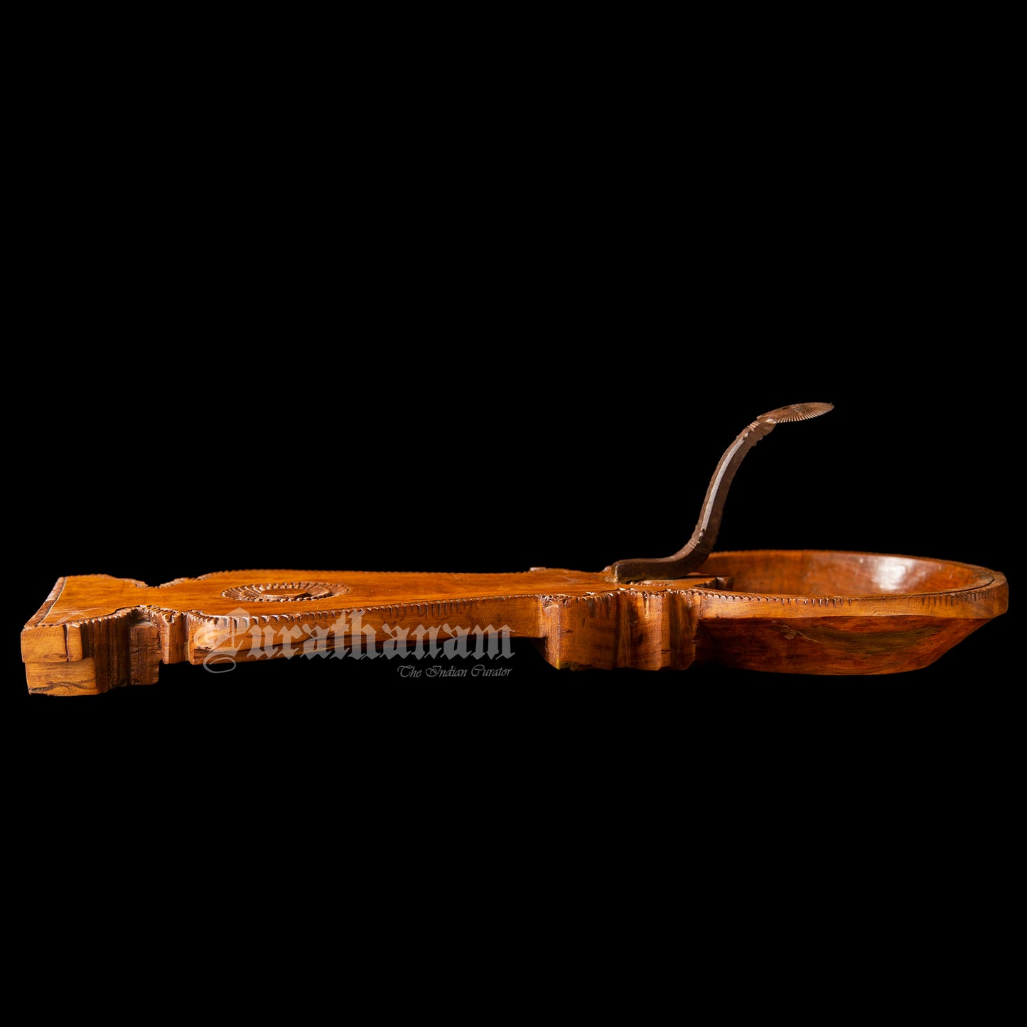 Chettinad Coconut Scraper (Tamil Initials: Mu. Va.)