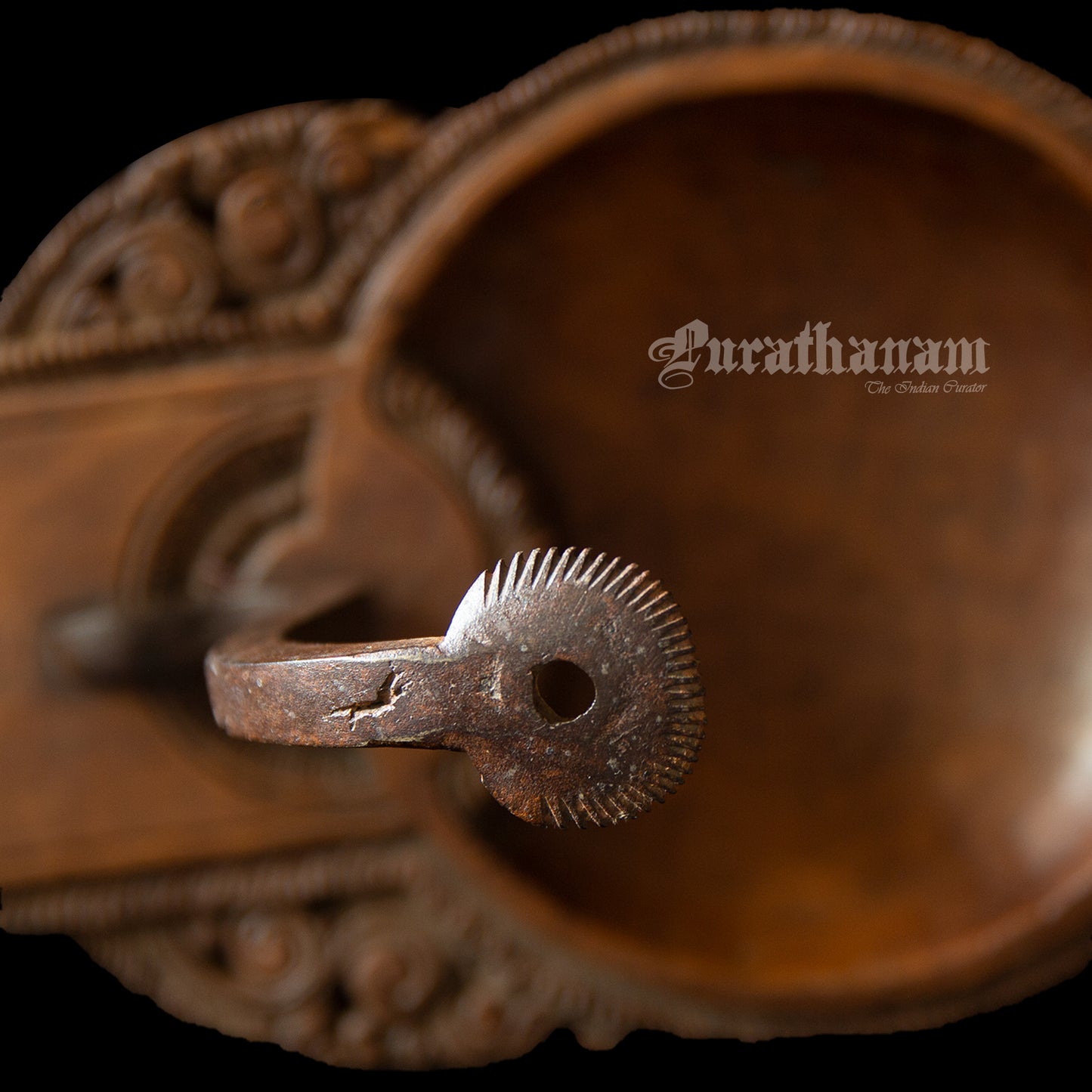 Chettinad Coconut Scraper (Tamil Initials: Su. Mu)