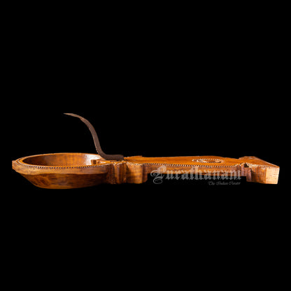 Chettinad Coconut Scraper (Tamil Initials: Mu. Va.)