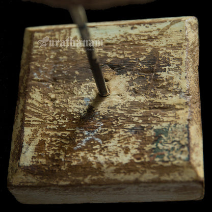 Damachiya Wheel on Stand (white)